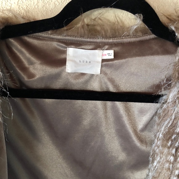 Lush | Faux Fur Jacket - Picture 3 of 6